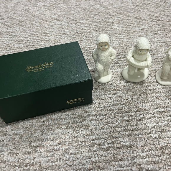 Dancing To A Tune Snowbabies set of three like new - Picture 3 of 4